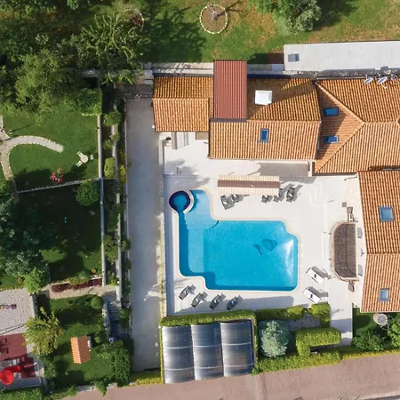 Stunning Home In Cista Velika With Wifi Holiday home *
