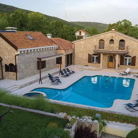 Holiday home Stunning Home In Cista Velika With Wifi *