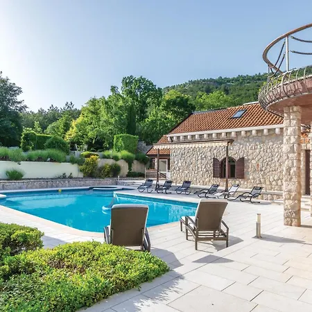 Stunning Home In Cista Velika With Wifi *