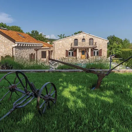 Stunning Home In Cista Velika With Wifi Holiday home *