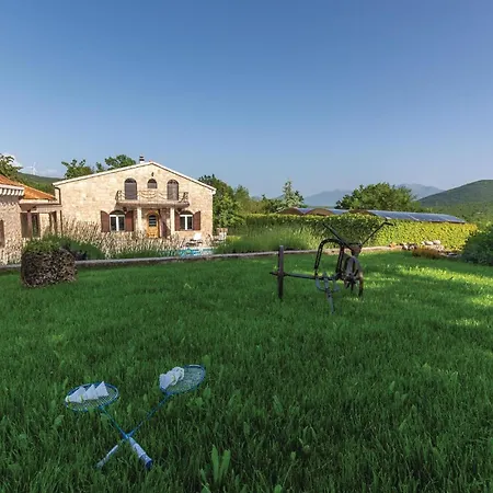 Stunning Home In Cista Velika With Wifi Holiday home Velika Cista (Split-Dalmatia)