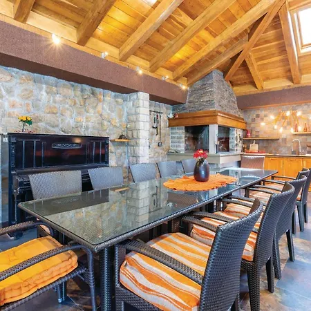 Stunning Home In Cista Velika With Wifi