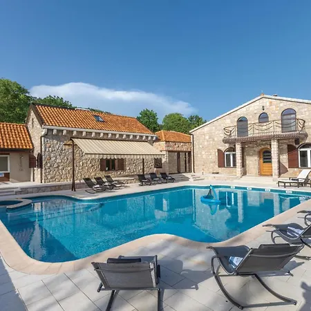 Holiday home Stunning Home In Cista Velika With Wifi