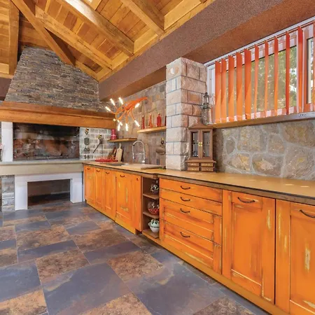 Holiday home Stunning Home In Cista Velika With Wifi