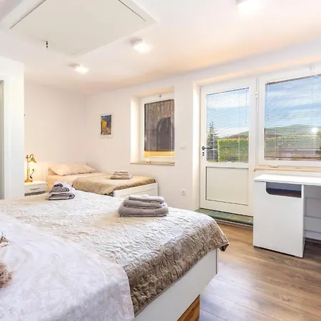 Stunning Home In Cista Velika With Wifi