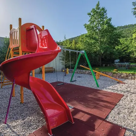 Stunning Home In Cista Velika With Wifi Holiday home *