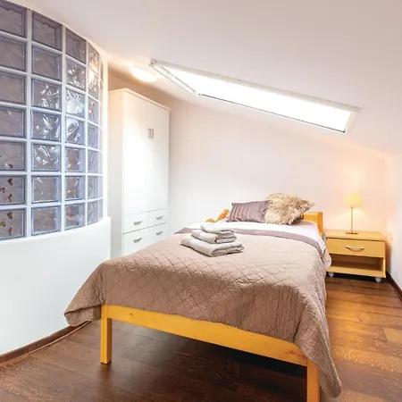 Stunning Home In Cista Velika With Wifi *