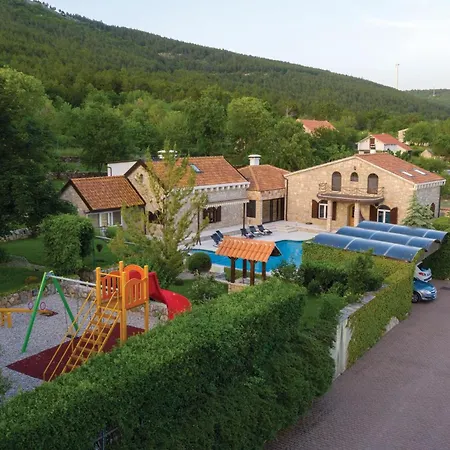 Holiday home Stunning Home In Cista Velika With Wifi *
