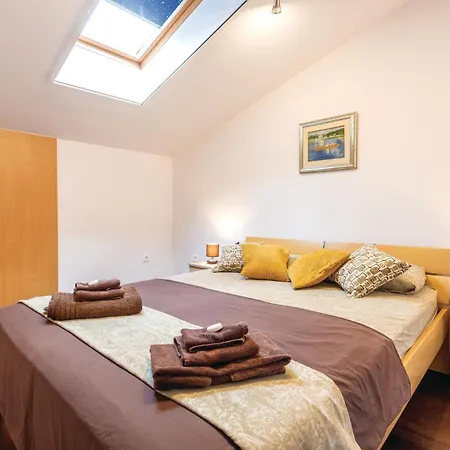 Stunning Home In Cista Velika With Wifi Holiday home