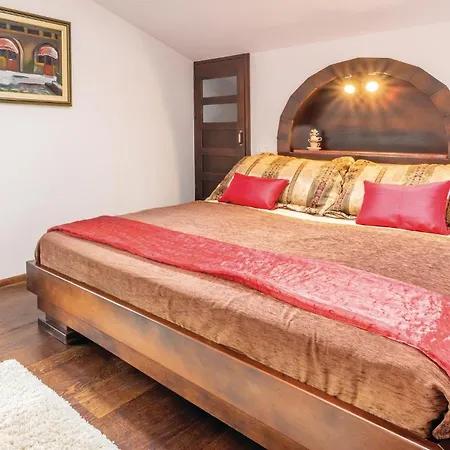 Stunning Home In Cista Velika With Wifi *