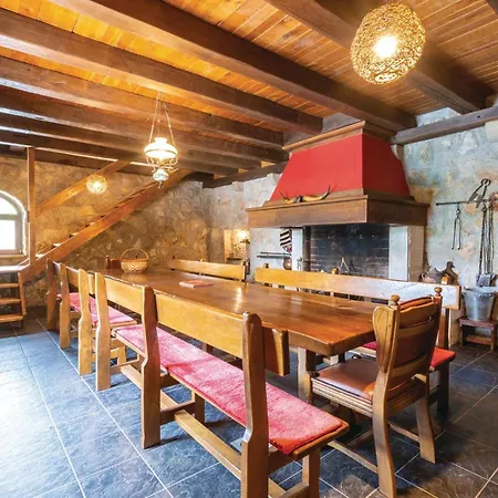Stunning Home In Cista Velika With Wifi Holiday home *
