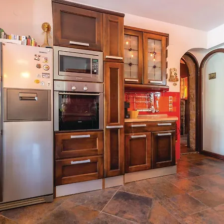 Holiday home Stunning Home In Cista Velika With Wifi *